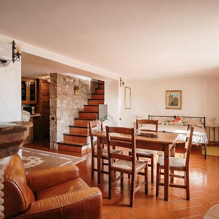 Lago Del Turano - La Taverna Con Cucina Open Space E Free Wi-Fi Ascrea Exterior photo