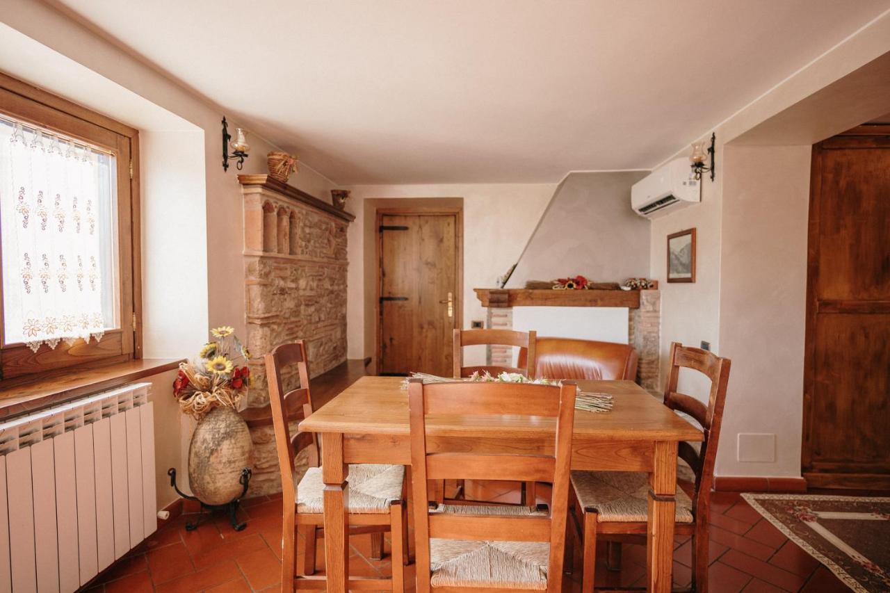 Lago Del Turano - La Taverna Con Cucina Open Space E Free Wi-Fi Ascrea Exterior photo