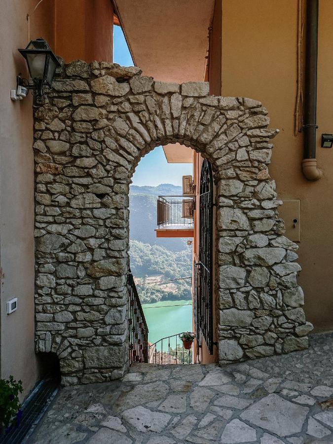 Lago Del Turano - La Taverna Con Cucina Open Space E Free Wi-Fi Ascrea Exterior photo