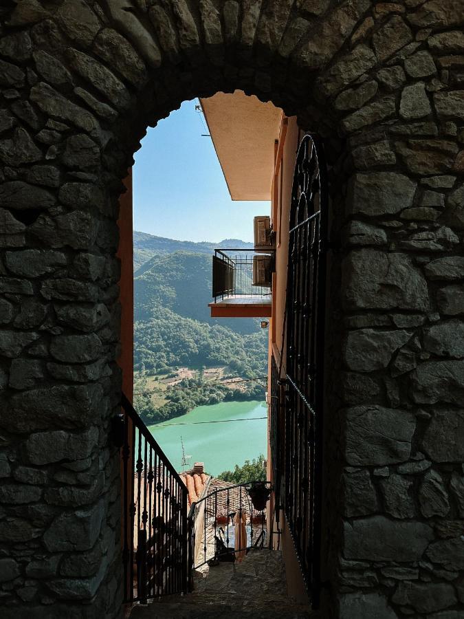 Lago Del Turano - La Taverna Con Cucina Open Space E Free Wi-Fi Ascrea Exterior photo