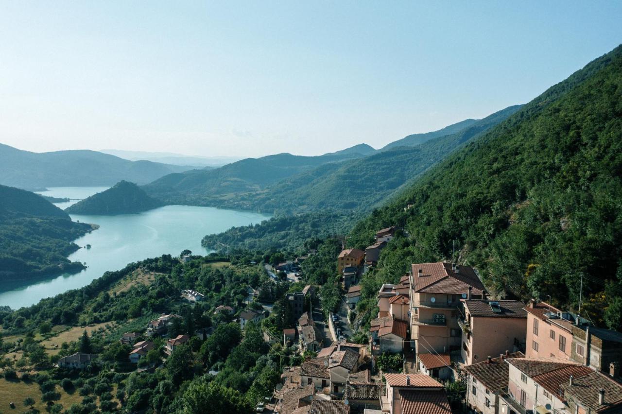 Lago Del Turano - La Taverna Con Cucina Open Space E Free Wi-Fi Ascrea Exterior photo